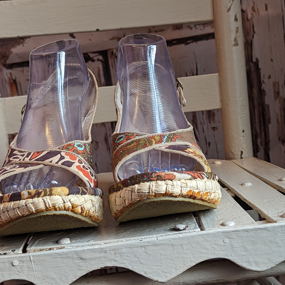Very Volatile sandals - Picture 7 of 15